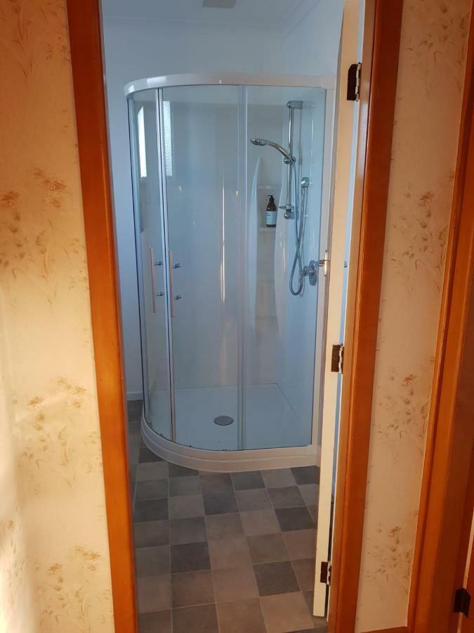 Super Central Cosy Greytown House With Garage エクステリア 写真