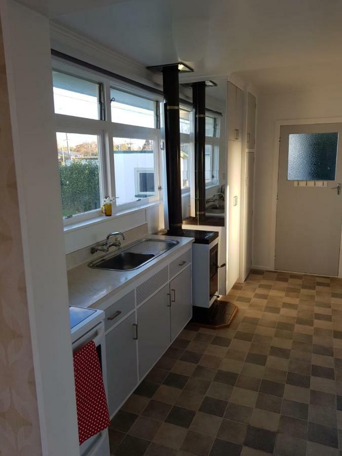 Super Central Cosy Greytown House With Garage エクステリア 写真